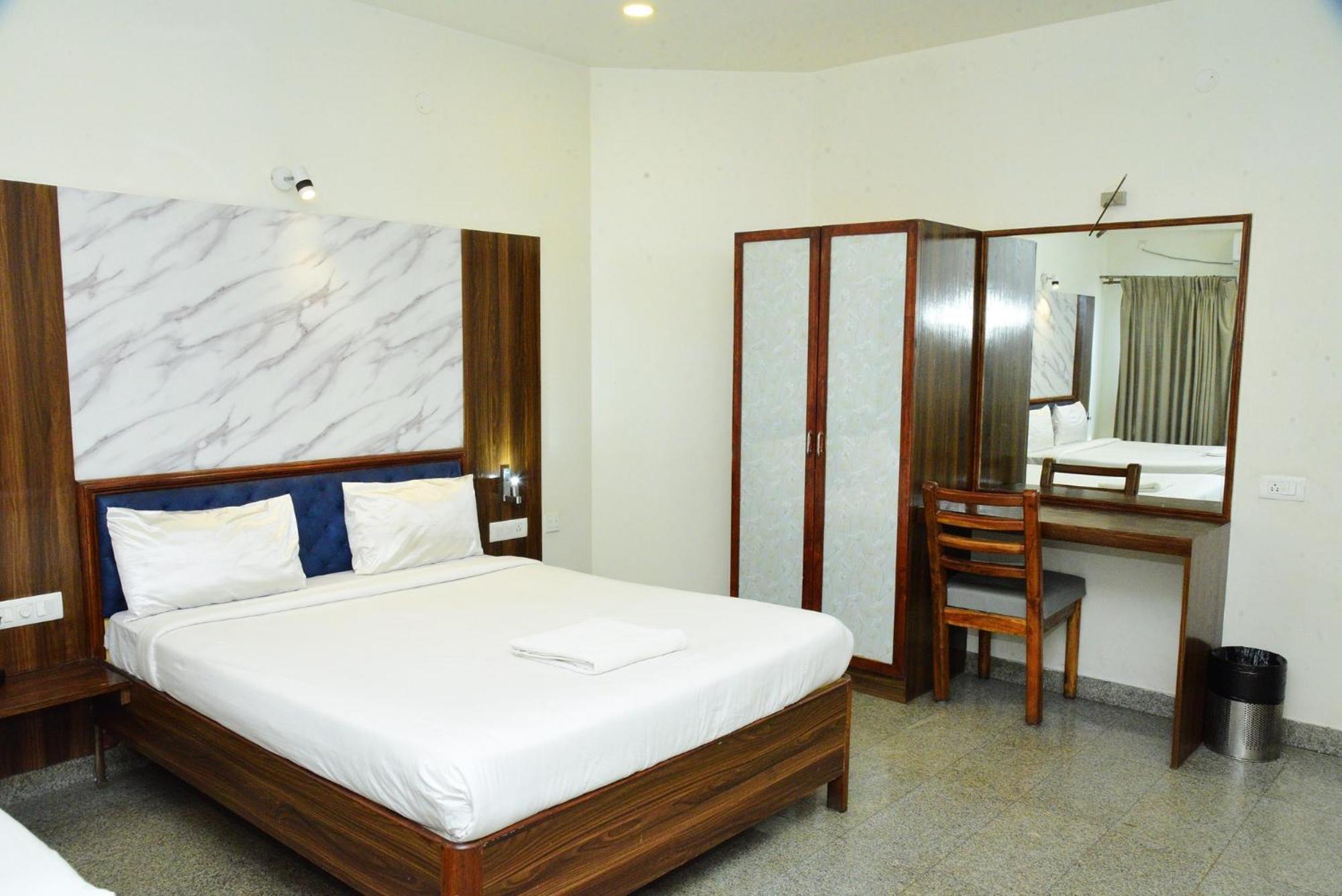 Sri Sai Residency Hotel Tumkur Exterior foto